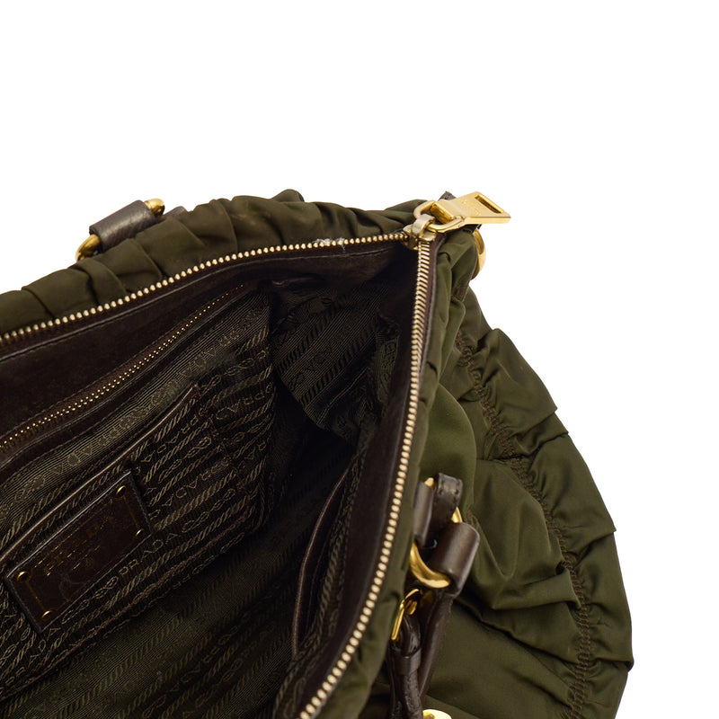 Picture of Prada Tote Lux Tote in Green, Nylon