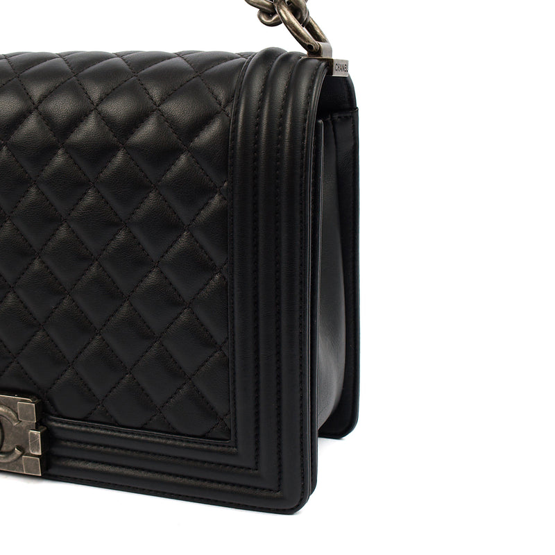 Picture of Chanel Shoulder Bag Boy - Large in Black, Lambskin Leather