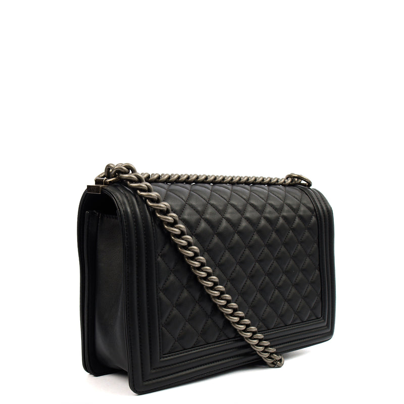 Picture of Chanel Shoulder Bag Boy - Large in Black, Lambskin Leather