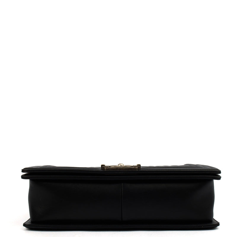Picture of Chanel Shoulder Bag Boy - Large in Black, Lambskin Leather