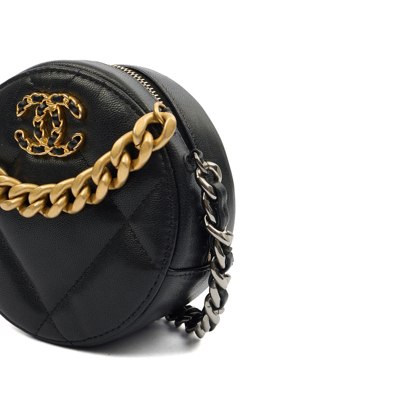 Picture of Chanel Cross Body Chain Around - Clutch in Black, Lambskin Leather