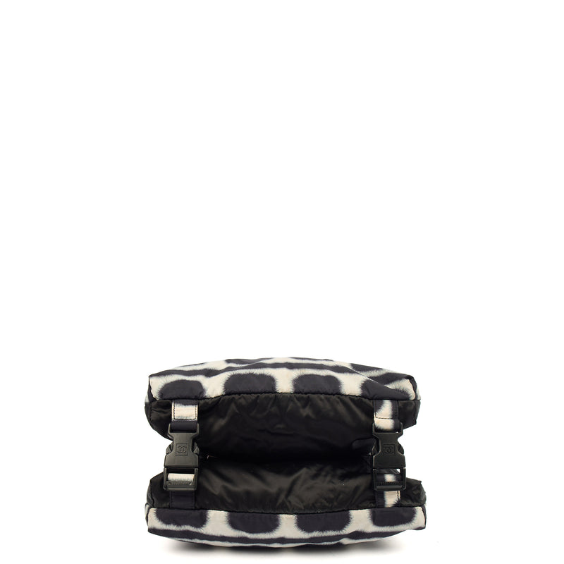 Picture of Chanel Shoulder Bag Round Messenger Bag  in Black, Fabric