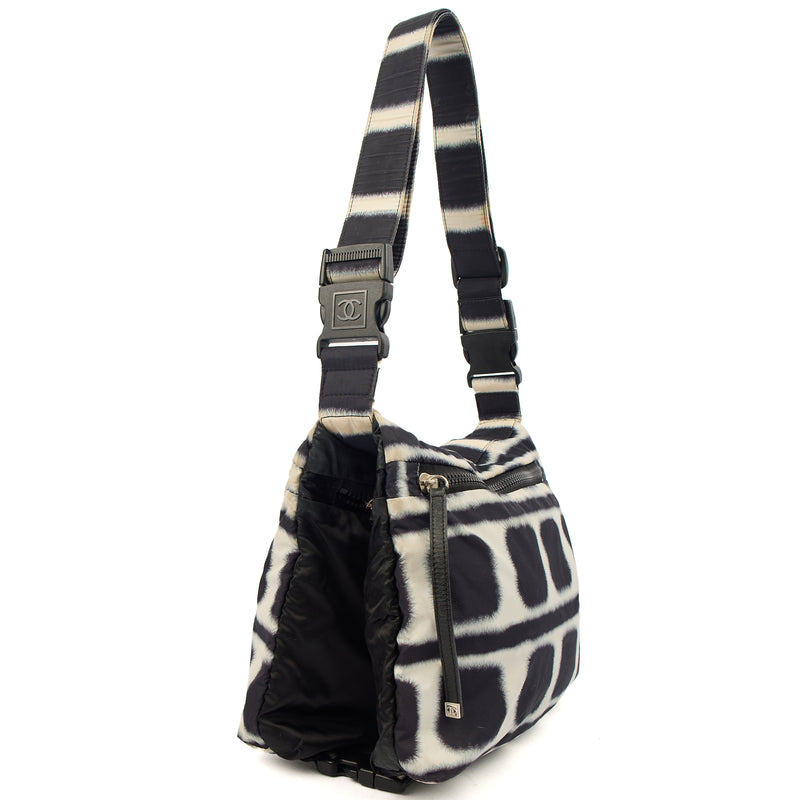 Picture of Chanel Shoulder Bag Round Messenger Bag  in Black, Fabric
