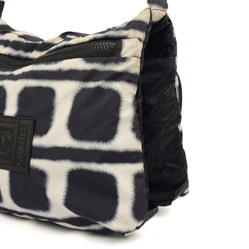 Picture of Chanel Shoulder Bag Round Messenger Bag  in Black, Fabric