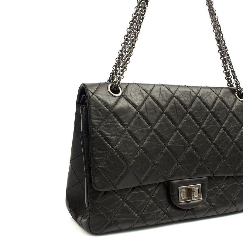 Picture of Chanel Shoulder Bag 2.55 Reissue - Maxi in Black, Crinkled Calfskin Leather