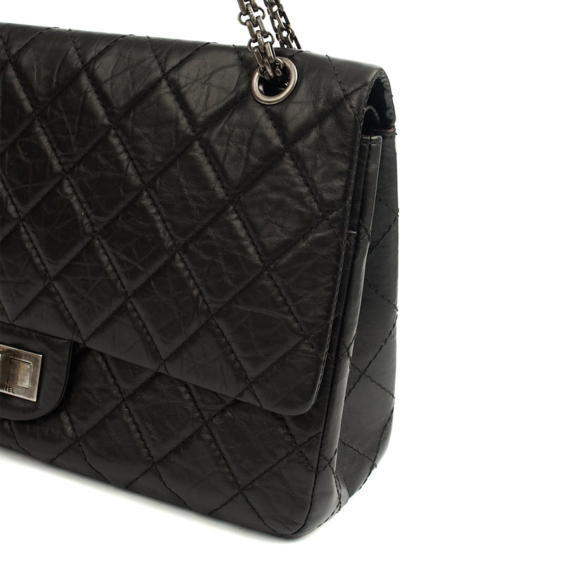 Picture of Chanel Shoulder Bag 2.55 Reissue - Maxi in Black, Crinkled Calfskin Leather