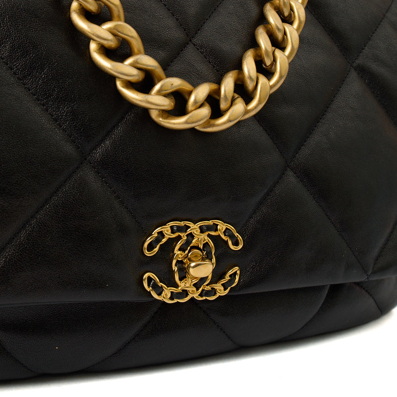 Picture of Chanel Shoulder Bag Chanel 19 Maxi in Black, Calfskin Leather