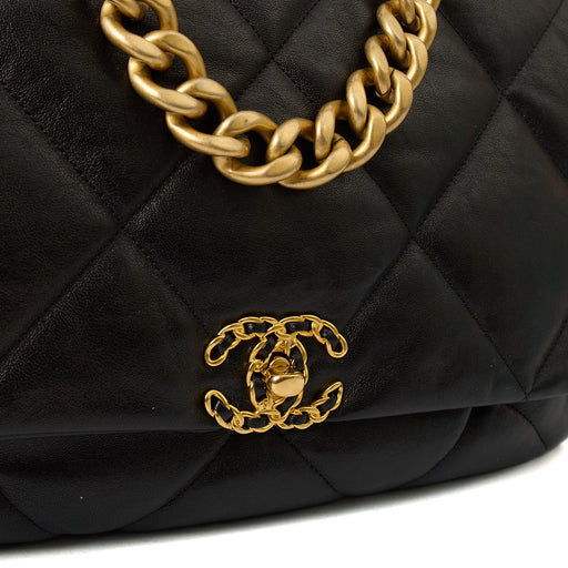 Picture of Chanel Shoulder Bag Chanel 19 Maxi in Black, Calfskin Leather