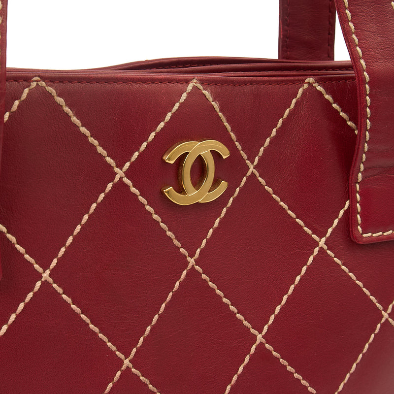Picture of Chanel Tote Vintage Tote in Red, Calfskin Leather