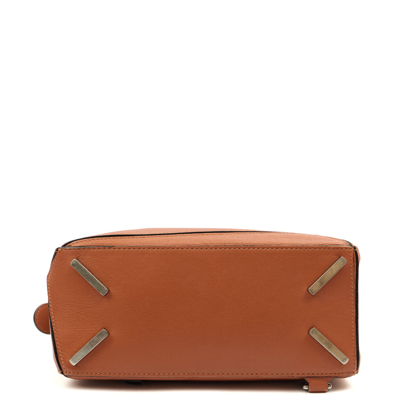 Picture of Loewe Cross Body Puzzle - Medium in Brown, Leather