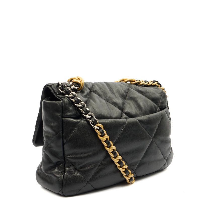 Picture of Chanel Shoulder Bag Chanel 19 in Black, Calfskin Leather