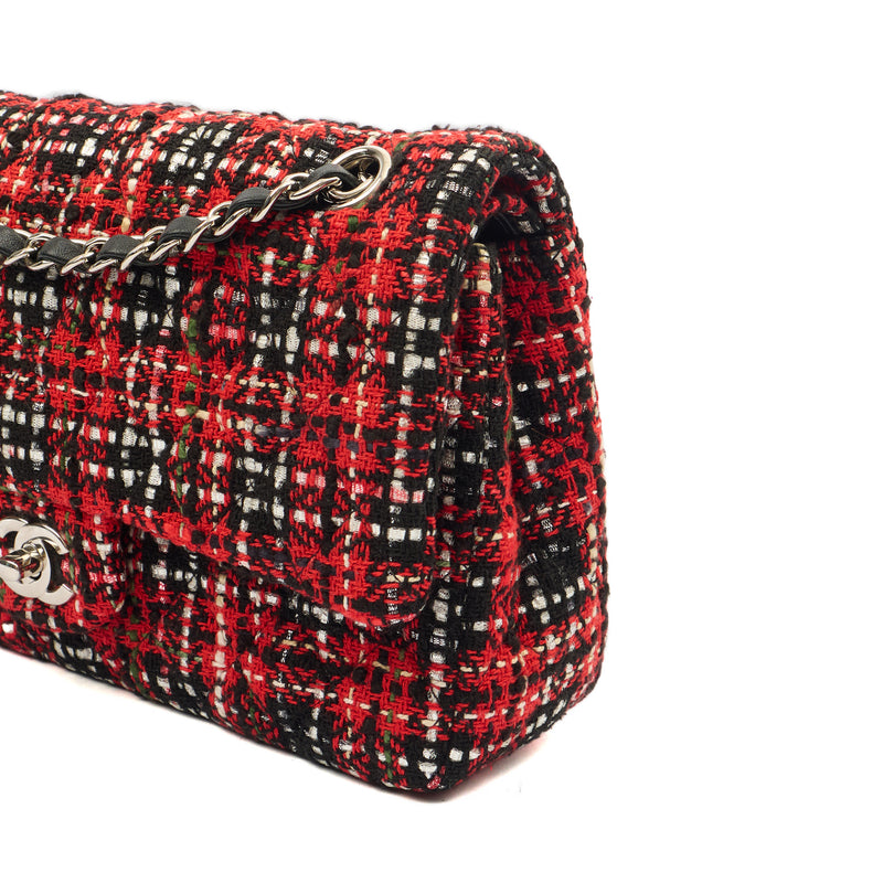 Chanel Shoulder Bag Classic Double Flap - Medium in Red, Tweed