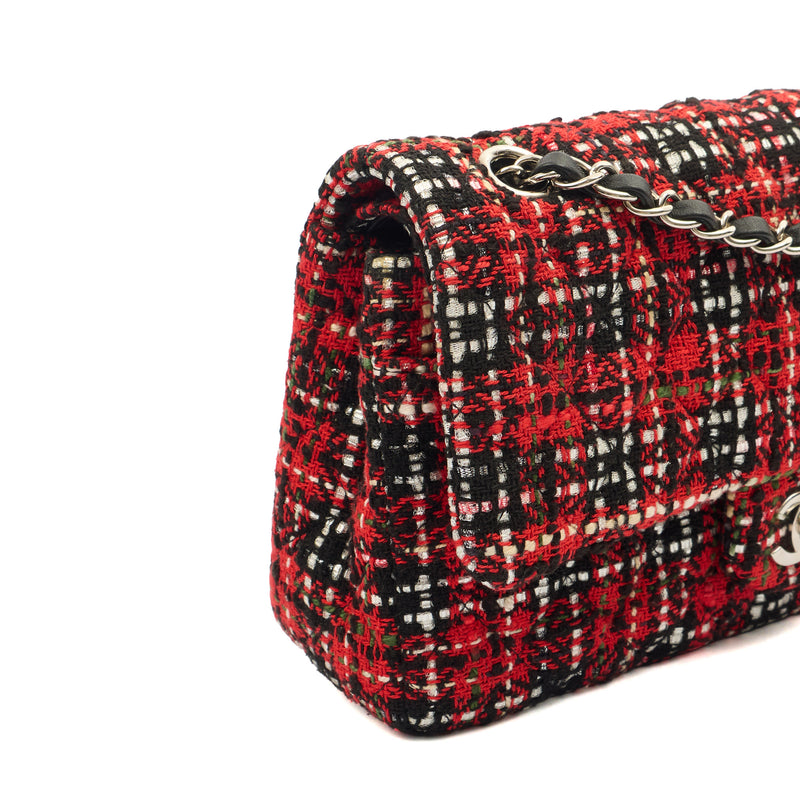 Chanel Shoulder Bag Classic Double Flap - Medium in Red, Tweed