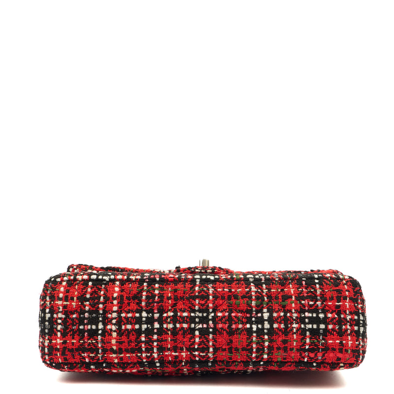 Chanel Shoulder Bag Classic Double Flap - Medium in Red, Tweed