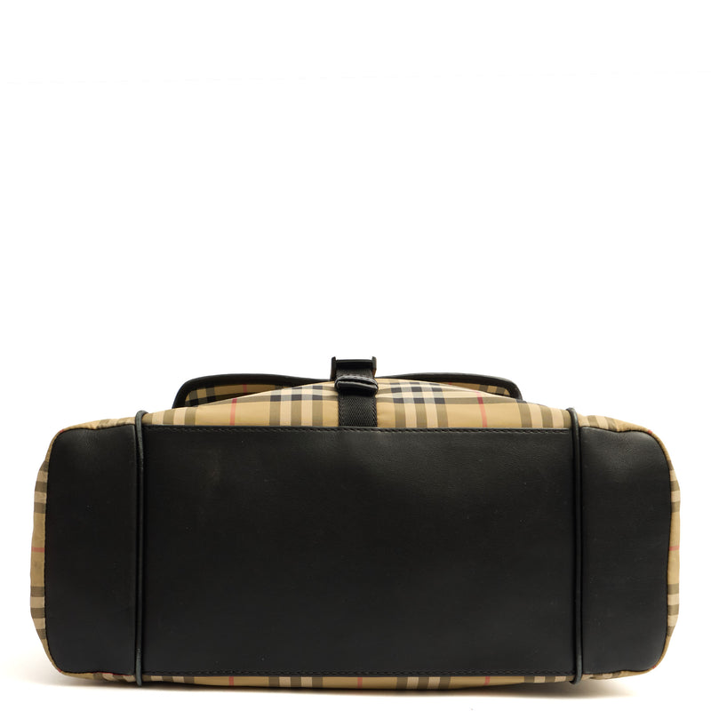 Picture of Burberry Tote Baby Changing Bag in Print, Canvas