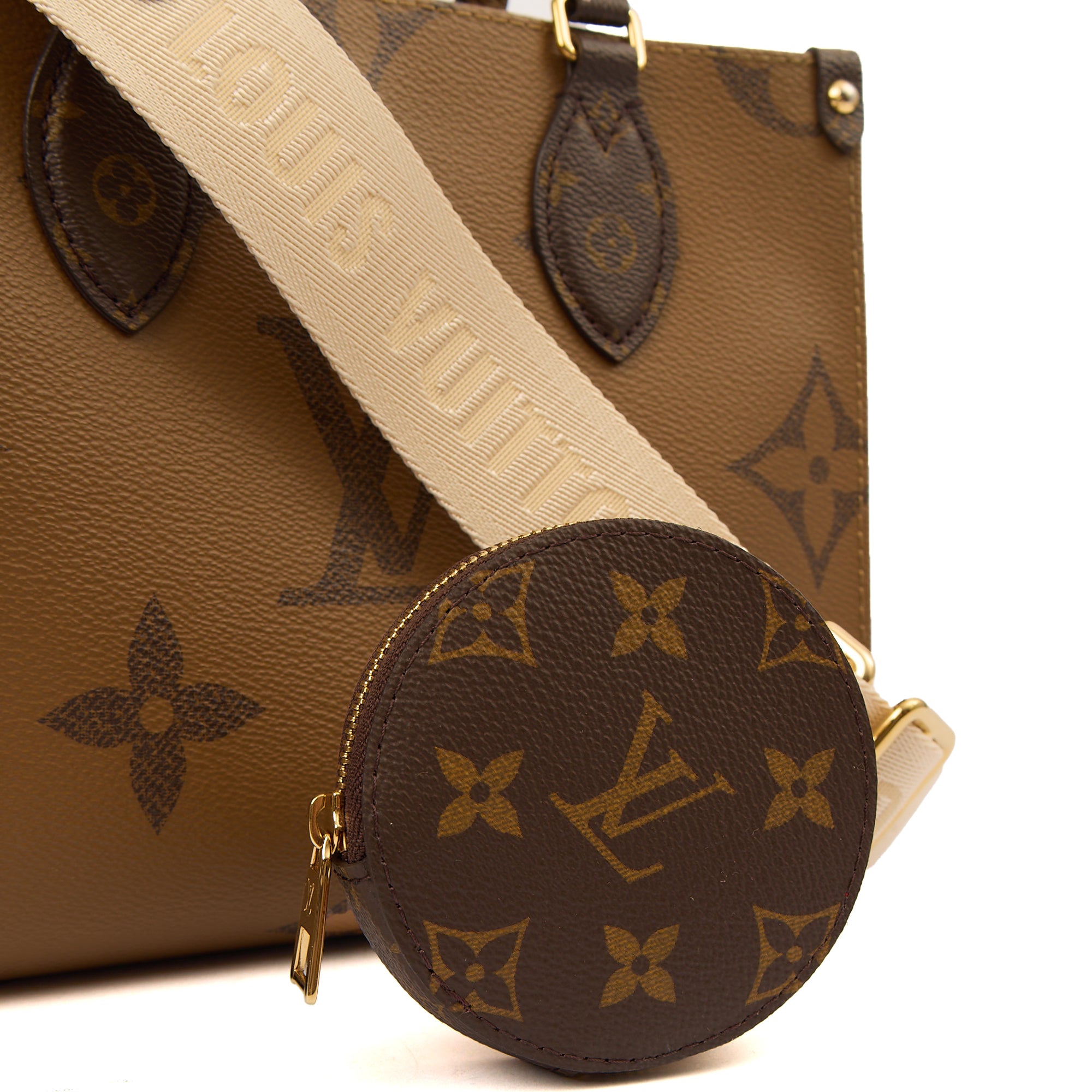 【マクラ】Louis Vuitton ボディバッグ ブラウン キャンバス Louis Vuitton Cross Body On The Go PM in Reverse Monogram, Canvas
