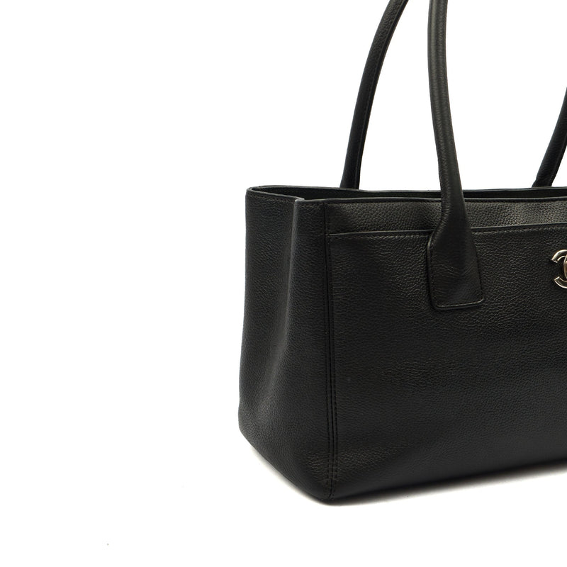 Picture of Chanel Tote Executive Shopper Tote in Black, Leather