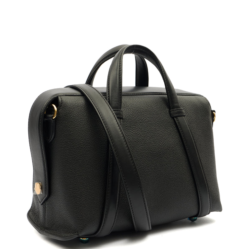 Picture of Fendi Tote By The Way - Medium in Black, Leather