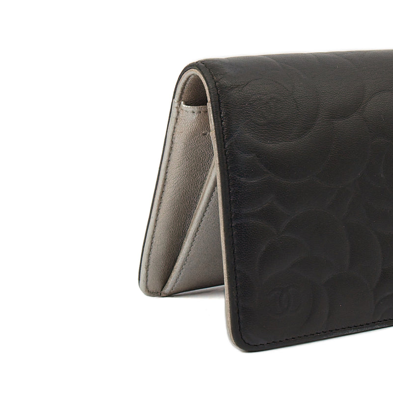 Picture of Chanel Wallet Camellia - Wallet in Black, Lambskin Leather