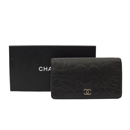 Picture of Chanel Wallet Camellia - Wallet in Black, Lambskin Leather