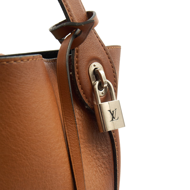 Picture of Louis Vuitton Tote Idole in Brown, Calfskin Leather