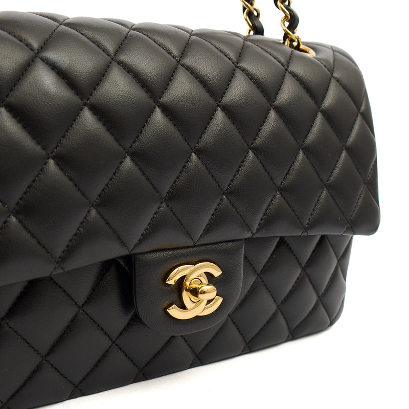 Picture of Chanel Shoulder Bag Classic Double Flap - Medium in Black, Calfskin Leather