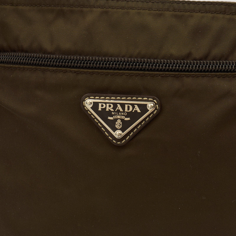 Picture of Prada Cross Body Nylon Messenger in Green, Nylon