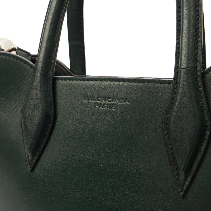 Picture of Balenciaga Tote Maillon Tote in Green, Leather