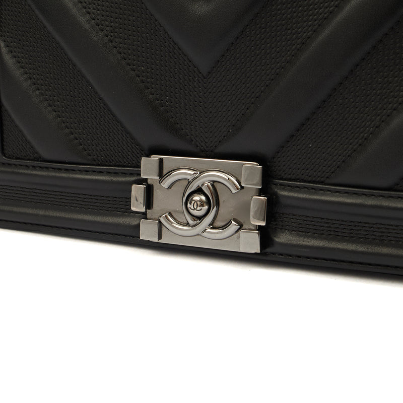 Picture of Chanel Shoulder Bag Boy - Medium in Black, Calfskin Leather
