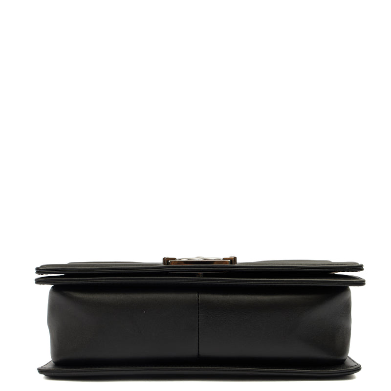 Picture of Chanel Shoulder Bag Boy - Medium in Black, Calfskin Leather