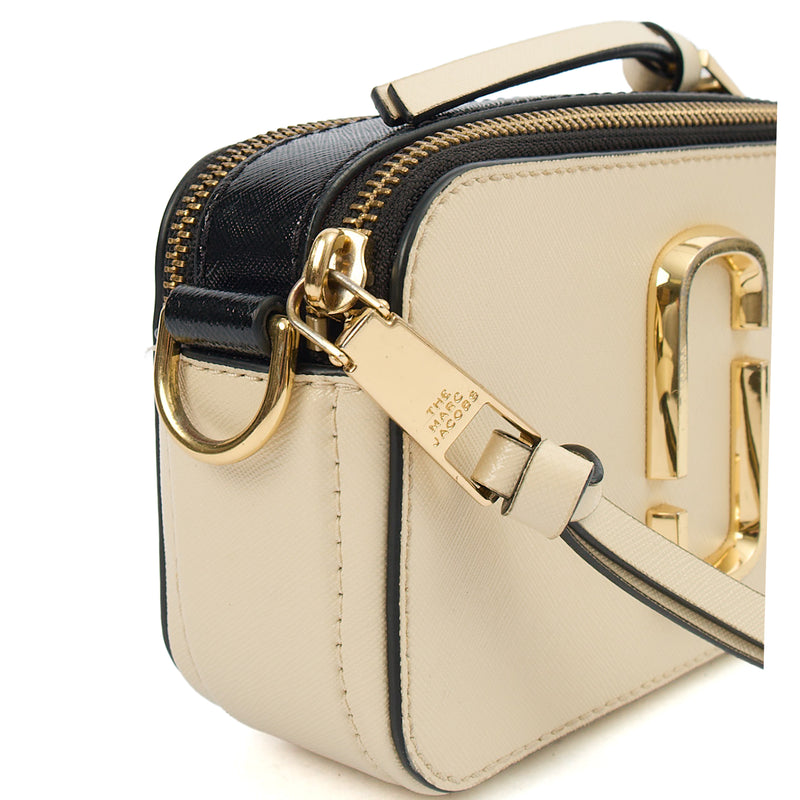 Picture of Marc Jacobs Cross Body Snapshot in cloud white, Leather