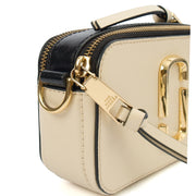 Picture of Marc Jacobs Cross Body Snapshot in cloud white, Leather