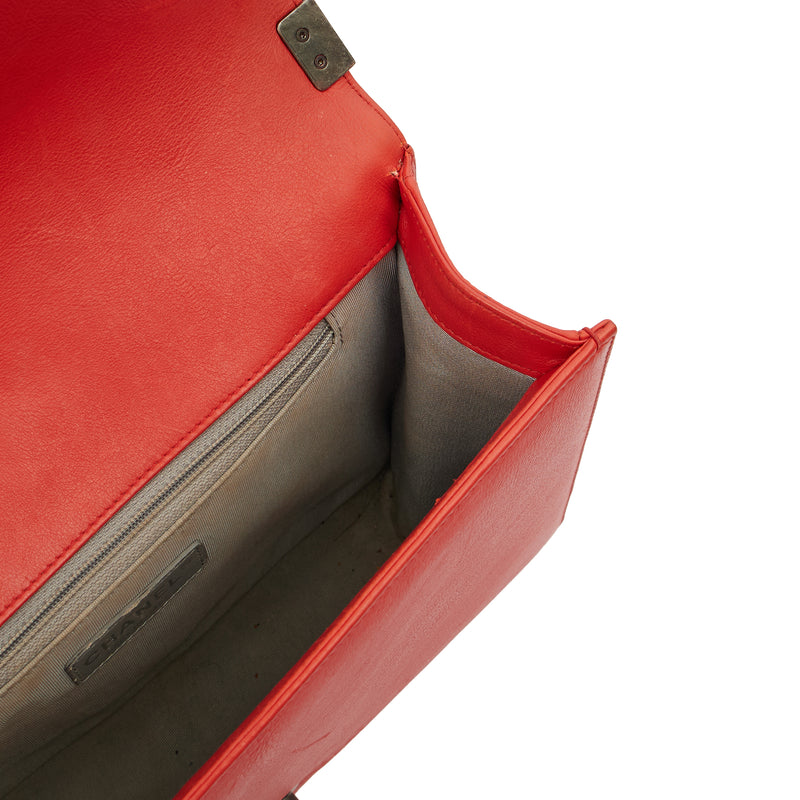 Picture of Chanel Shoulder Bag Boy - Medium in Red, Calfskin Leather