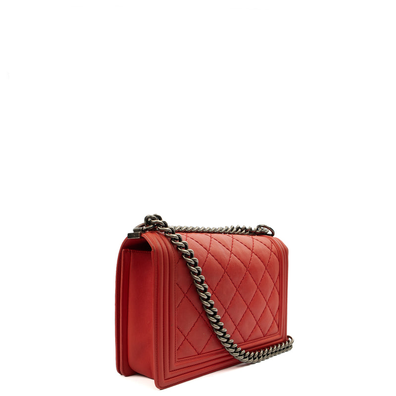Picture of Chanel Shoulder Bag Boy - Medium in Red, Calfskin Leather