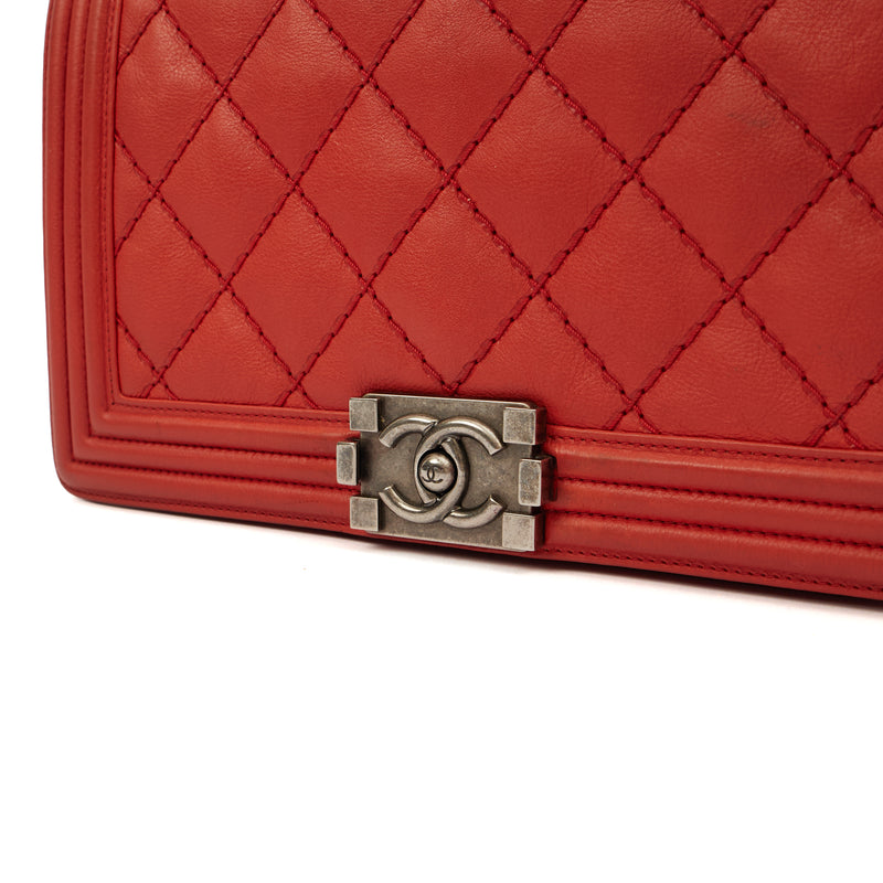Picture of Chanel Shoulder Bag Boy - Medium in Red, Calfskin Leather