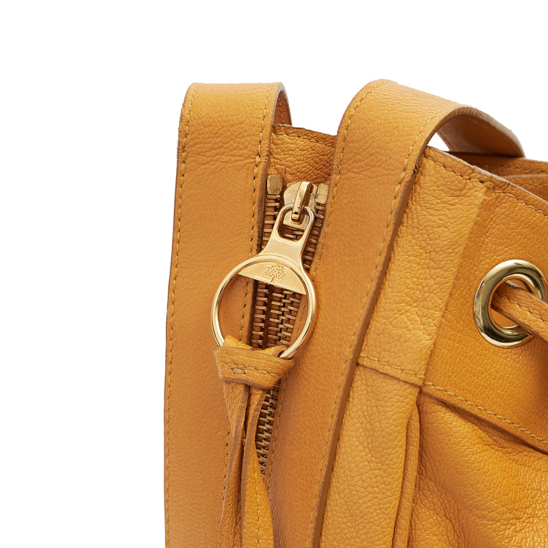 Picture of Mulberry Bucket Bag Poppy in Yellow, Leather