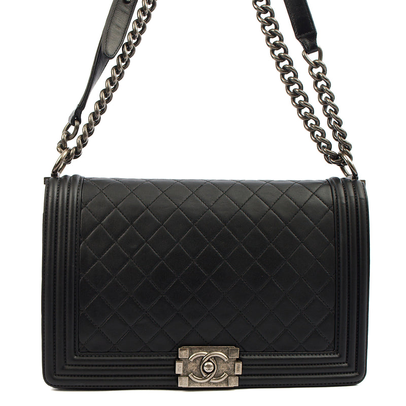 Picture of Chanel Shoulder Bag Boy - New Medium in Black, invalid