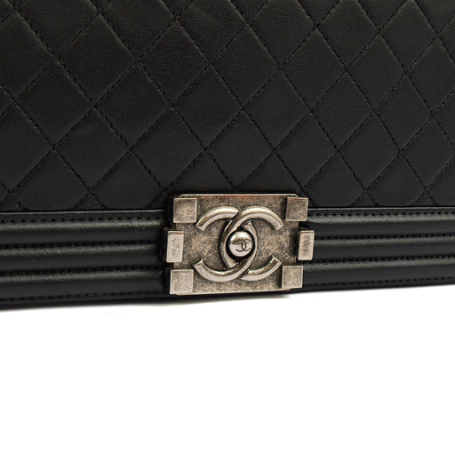 Picture of Chanel Shoulder Bag Boy - New Medium in Black, invalid