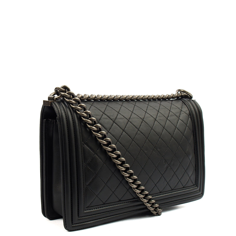 Picture of Chanel Shoulder Bag Boy - New Medium in Black, invalid