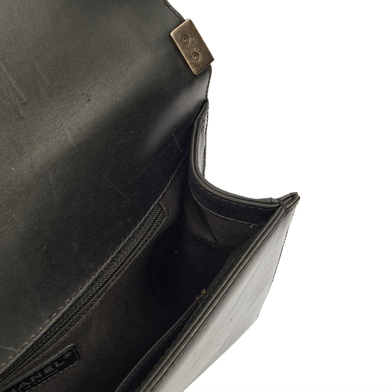 Picture of Chanel Top Handle Boy Top Handle - Medium in Black, Calfskin Leather