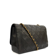 Picture of Chanel Shoulder Bag Diana - Medium in Black, Lambskin Leather