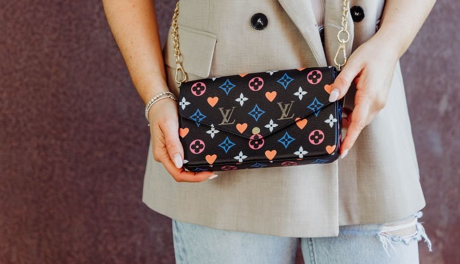authenticate Louis Vuitton bags with the handbag clinic and how to spot a fake Chanel 