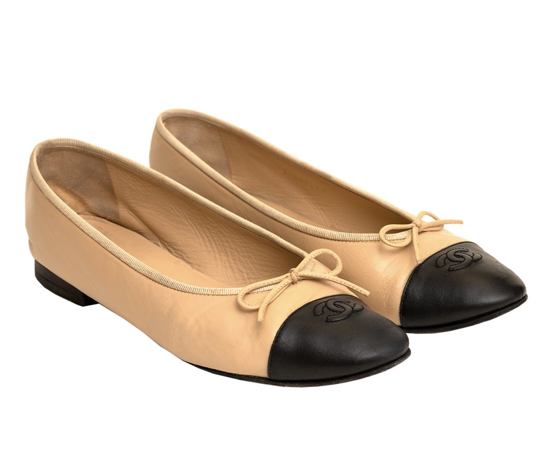 Sold' CHANEL Beige Black Navy Patent Leather Cap Toe Platform