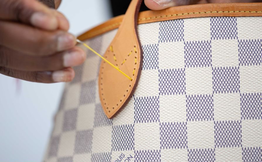 authenticate Chanel bags with the handbag clinic and how to spot a fake Chanel 